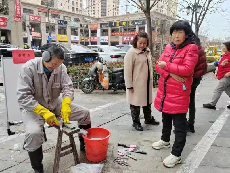 【会员风采】杭州庐创物业服务有限公司—庐创公益开展 “弘扬雷锋精神,倡导时代新风”便民活动