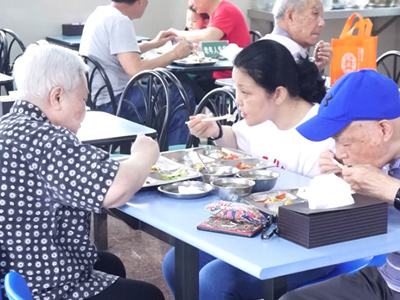 【会员风采】绿晶服务联手文新街道沁雅社区开办老年食堂,为老年群体提供服务