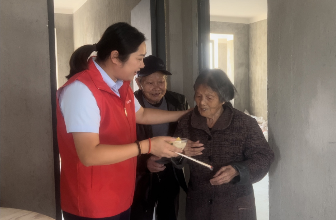 嘉兴绿之源物业服务有限公司:情暖重阳,乐享金秋